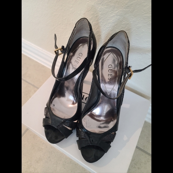 Black open toe stilleos by Guess - Picture 6 of 7